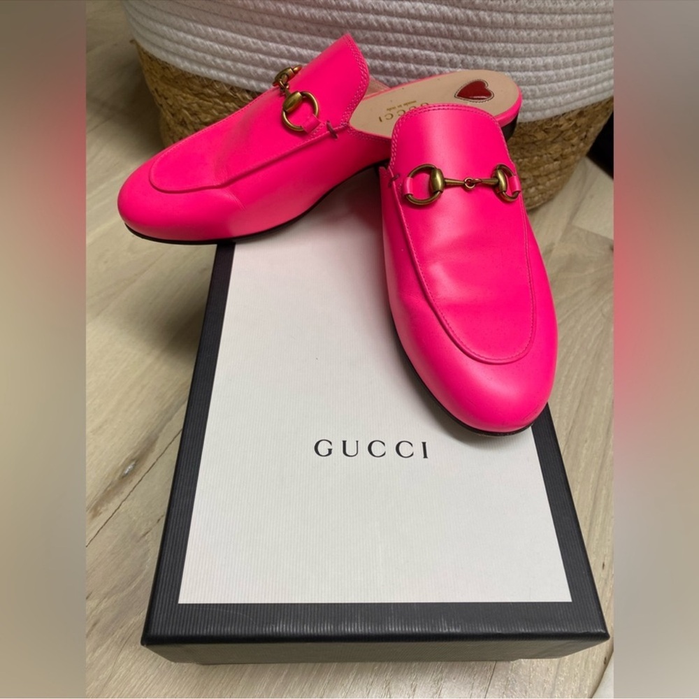 Gucci Pink Leather Flats with Horsebit Detail